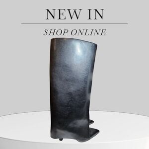 Elegant Black Heeled Boots